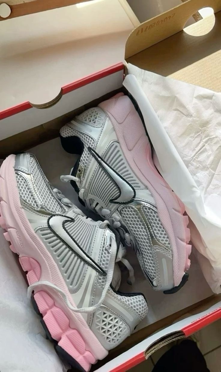 кроссовки nike zoom vomero 5,женские кроссовки nike,кроссовки,женские кроссовки,кроссовки nike air zoom vomero 5