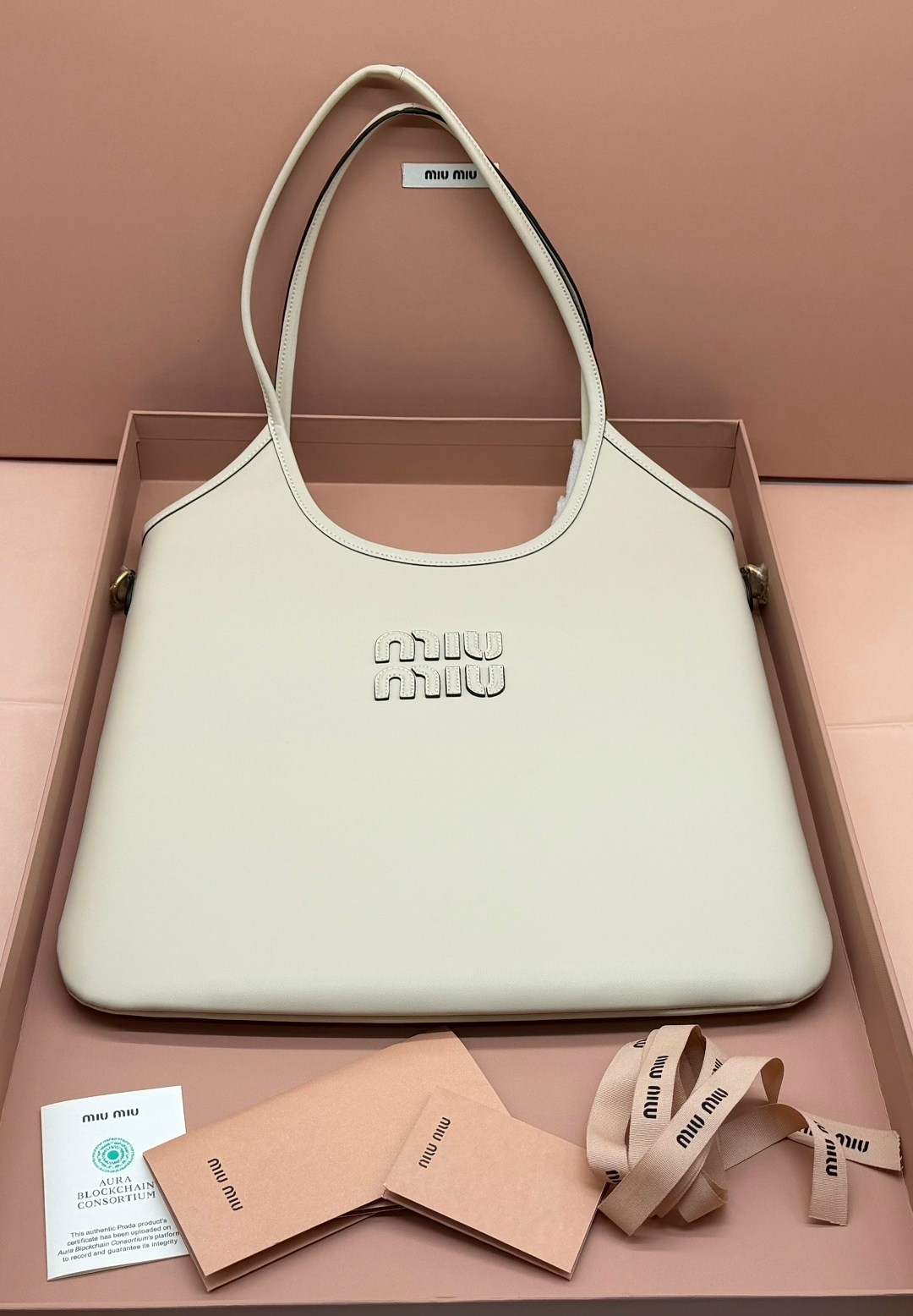 женская сумка miu miu,miu miu сумка,женская сумка,сумка,miu miu сумка на плечо