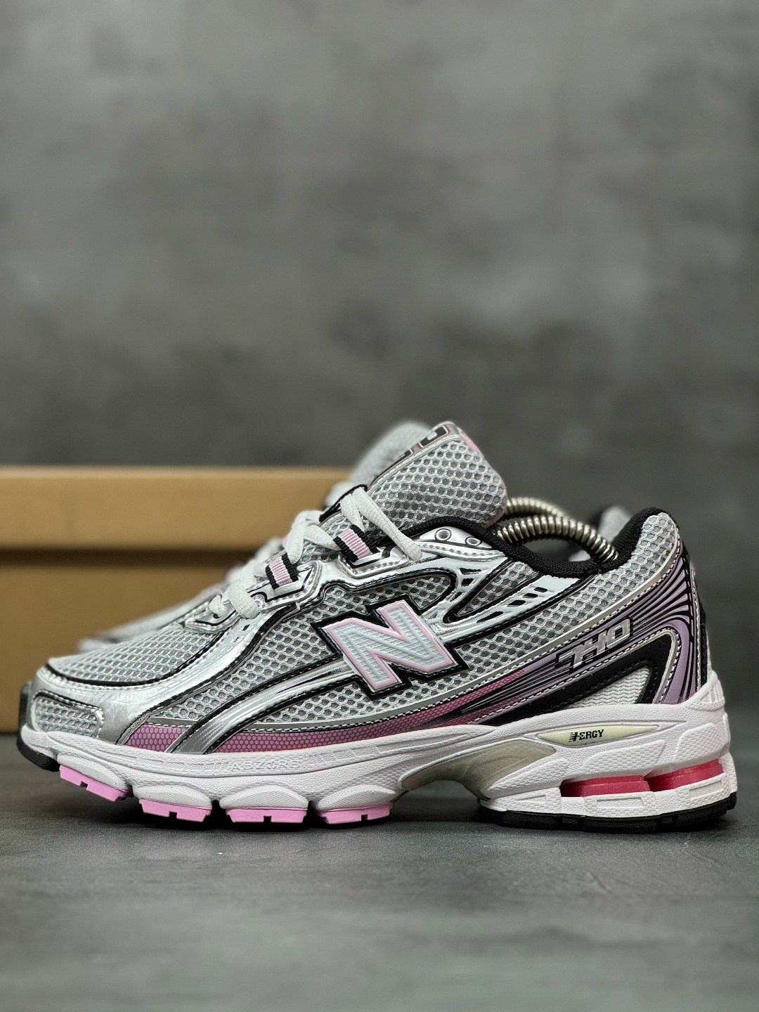 кроссовки new balance,женские кроссовки new balance,кроссовки,кроссовки new balance 740,спортивная