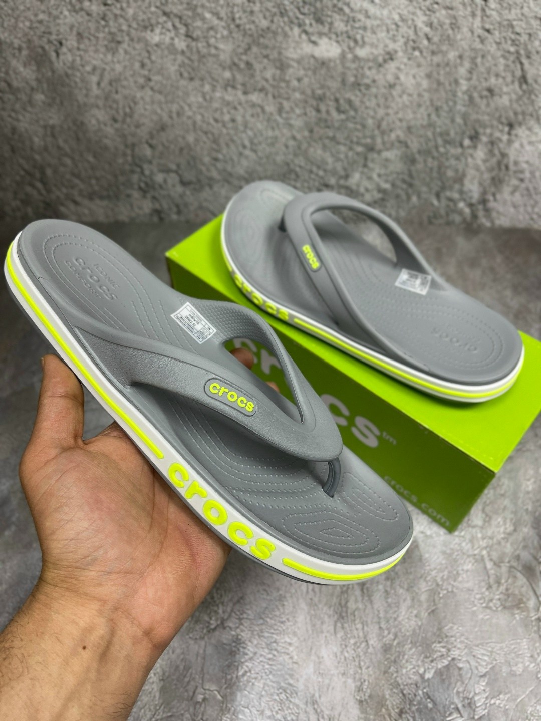 шлепанцы crocs,crocs bayaband flip,шлепанцы crocs bayaband flip,сланцы crocs,crocs iconic comfort мужские