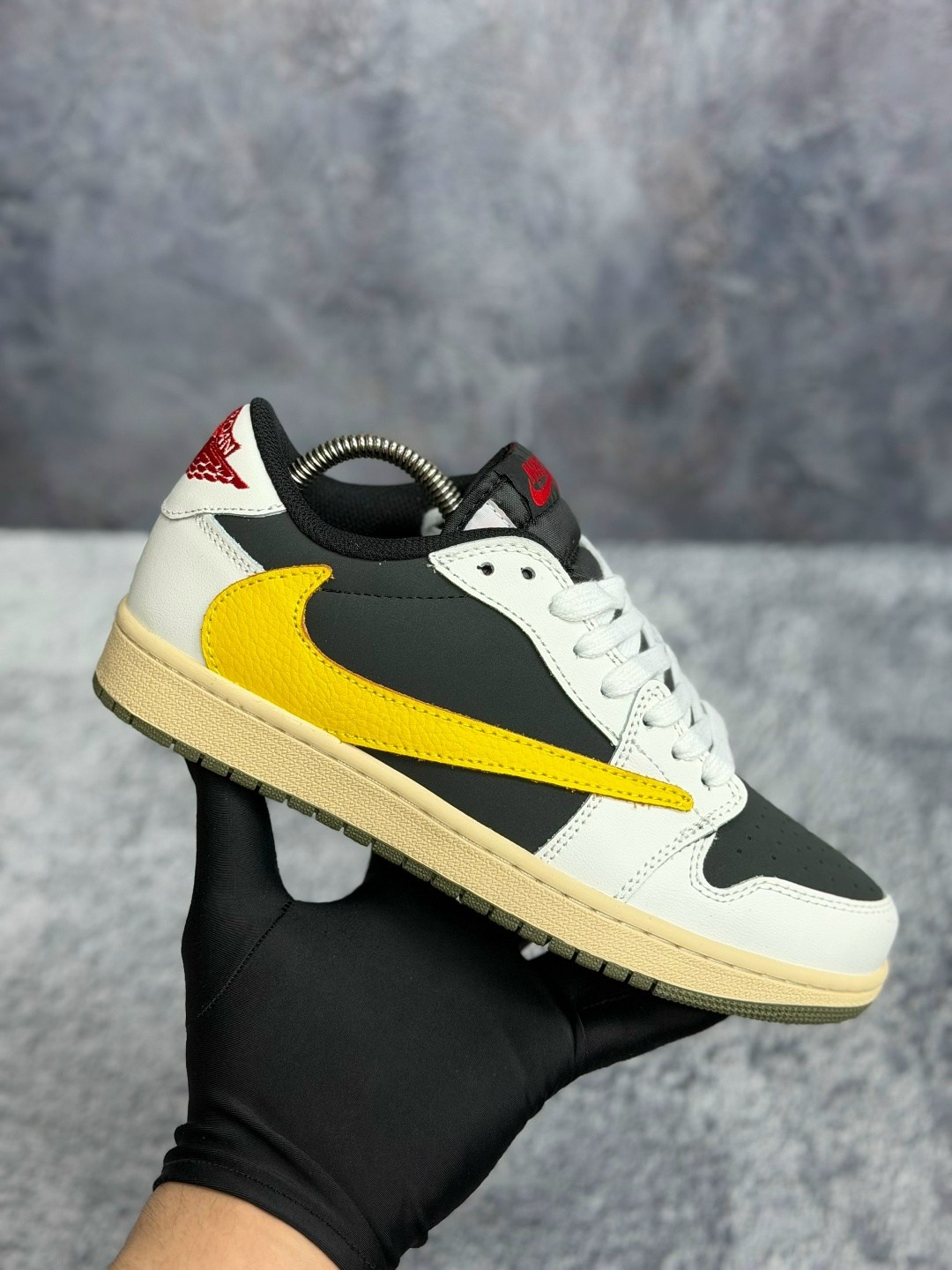 кроссовки nike air jordan 1 low x travis scott,кроссовки nike travis scott air jordan 1 low,кроссовки nike air jordan 1 travis scott,travis scott x air jordan 1 low og,кроссовки