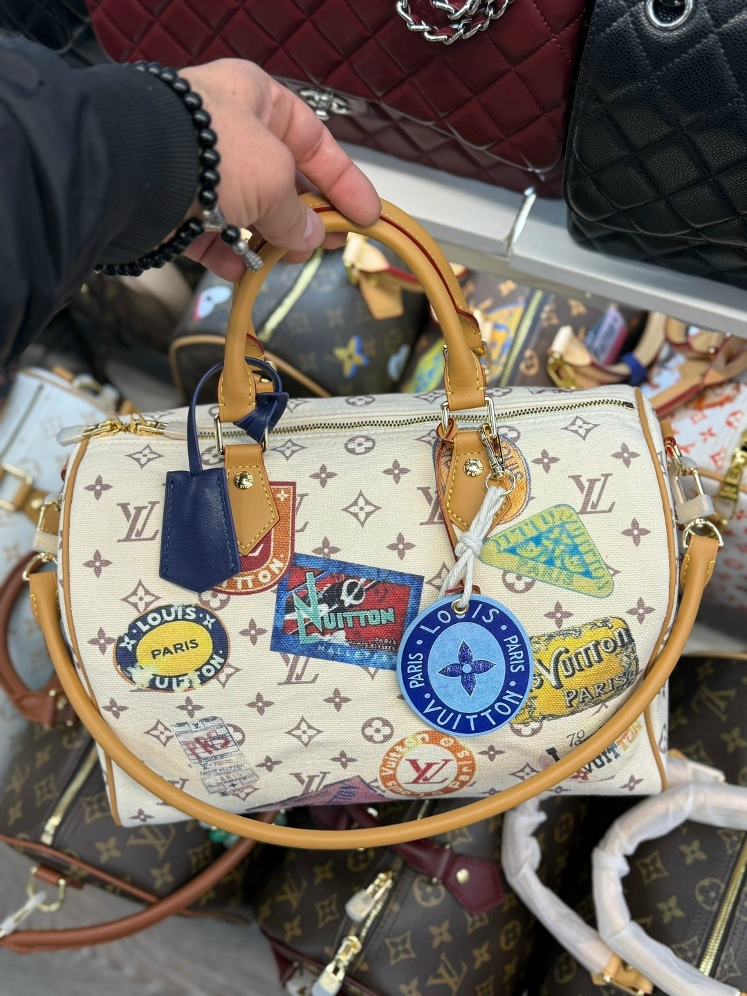 классическая сумка speedy louis vuitton с монограммой,сумка женская louis vuitton,сумка louis vuitton,сумка луи виттон женская,louis vuitton модная сумка с замком