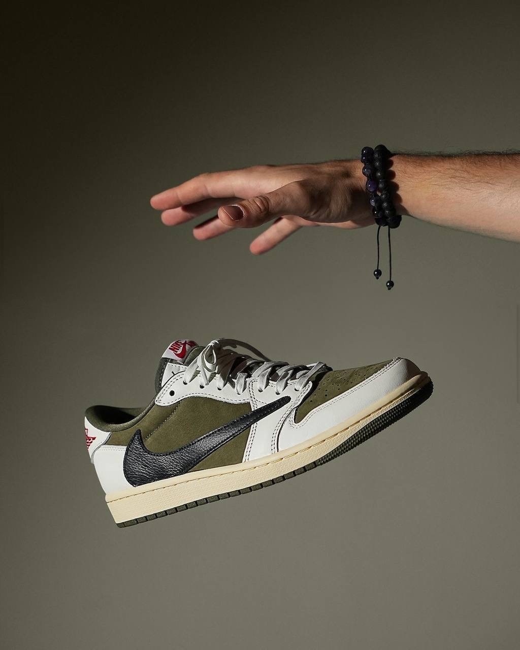 кроссовки nike air jordan 1 low travis scott olive,nike air jordan 1 low travis scott,air jordan 1 low travis scott,jordan 1 low travis scott,кроссовки travis scott x nike air jordan 1