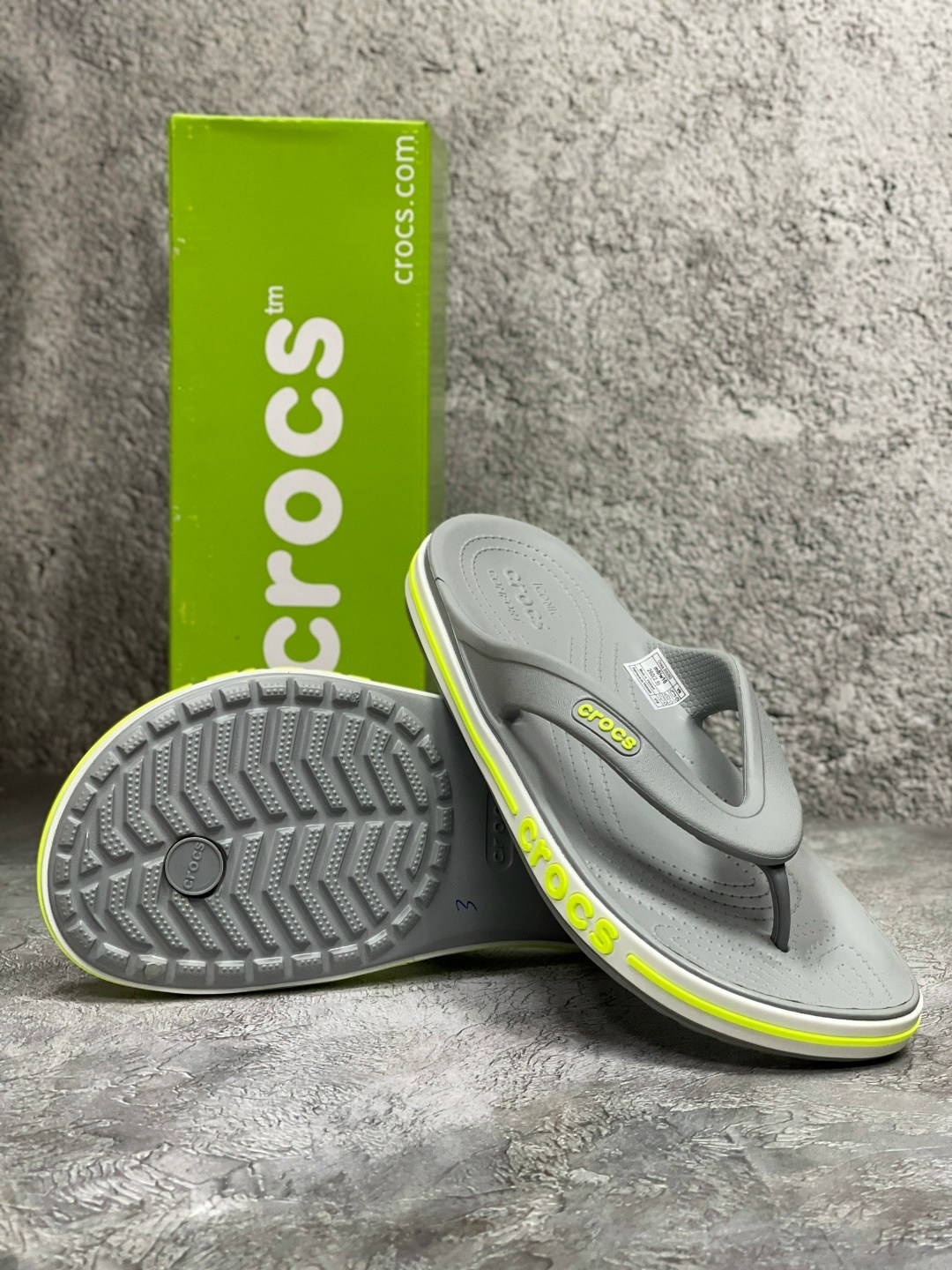 шлепанцы crocs,crocs bayaband flip,шлепанцы crocs bayaband flip,сланцы crocs,crocs iconic comfort мужские