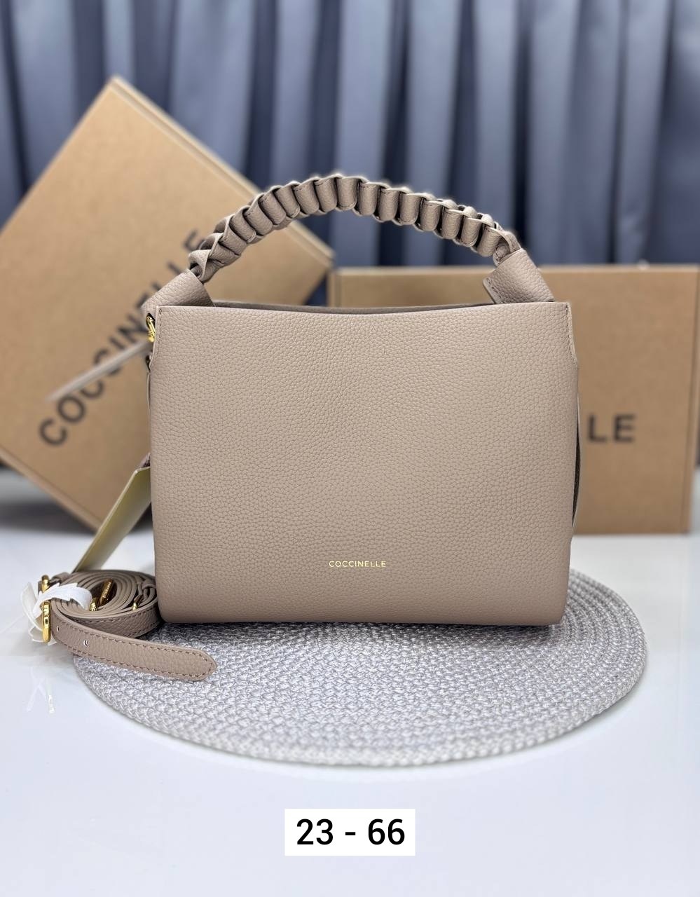 сумка coccinelle,женская сумка,сумка,женская сумка coccinelle,стильная сумочка