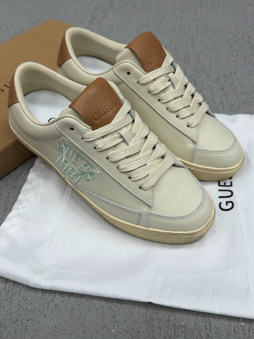 ,кроссовки guess,кеды guess,женские кеды guess,guess кеды женские бежевые