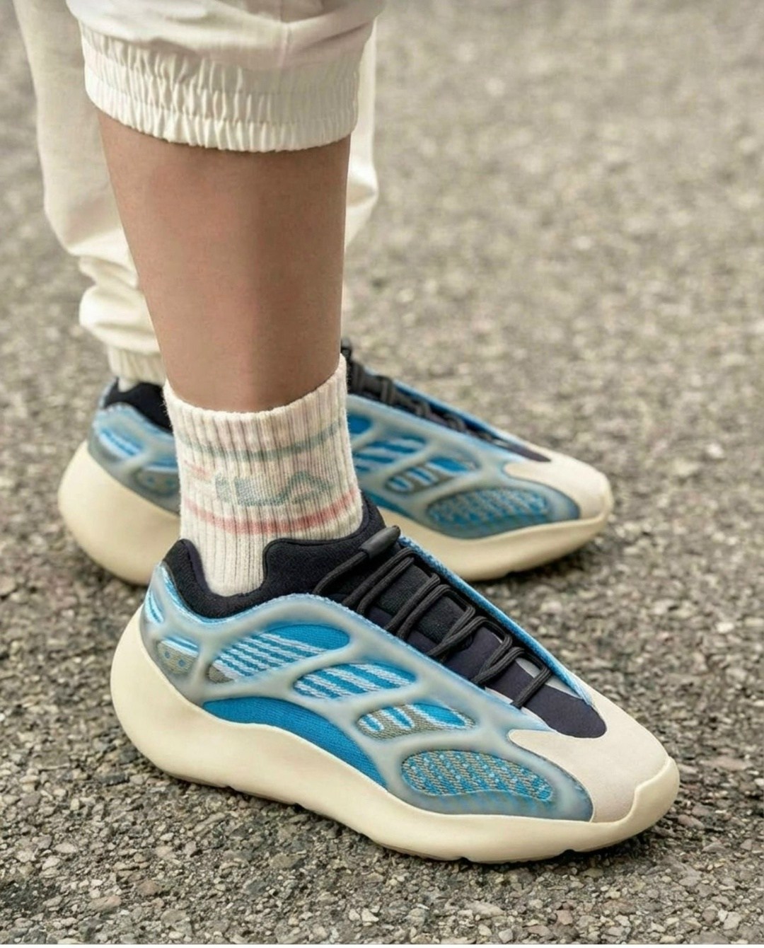 adidas yeezy boost 700 v 3,кроссовки adidas yeezy boost 700,кроссовки adidas yeezy boost 700 v3,adidas yeezy boost 700,yeezy 700 v3 kyanite
