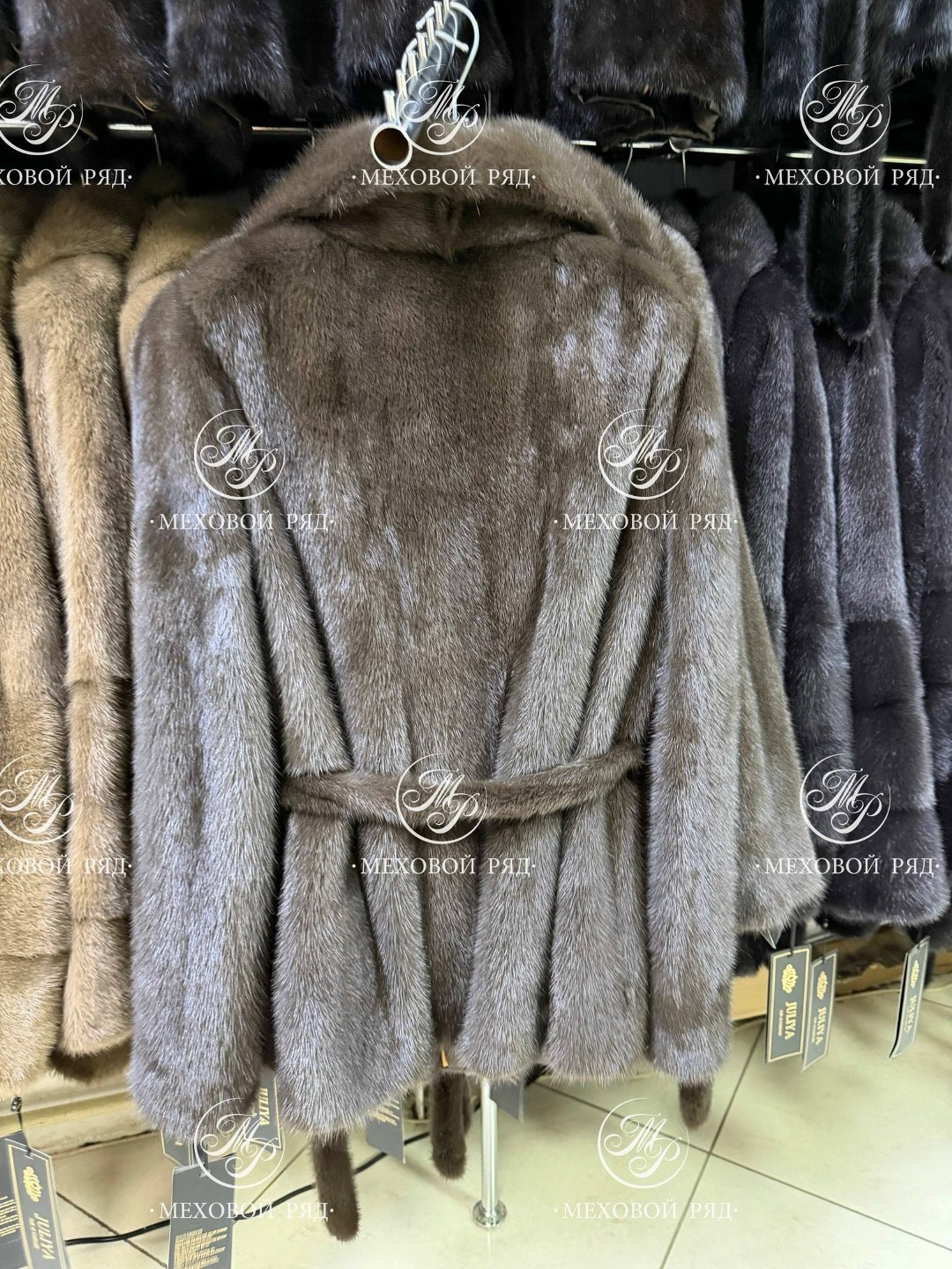 шуба норковая,шуба,шубка,короткая норковая шуба,шуба норковая с капюшоном