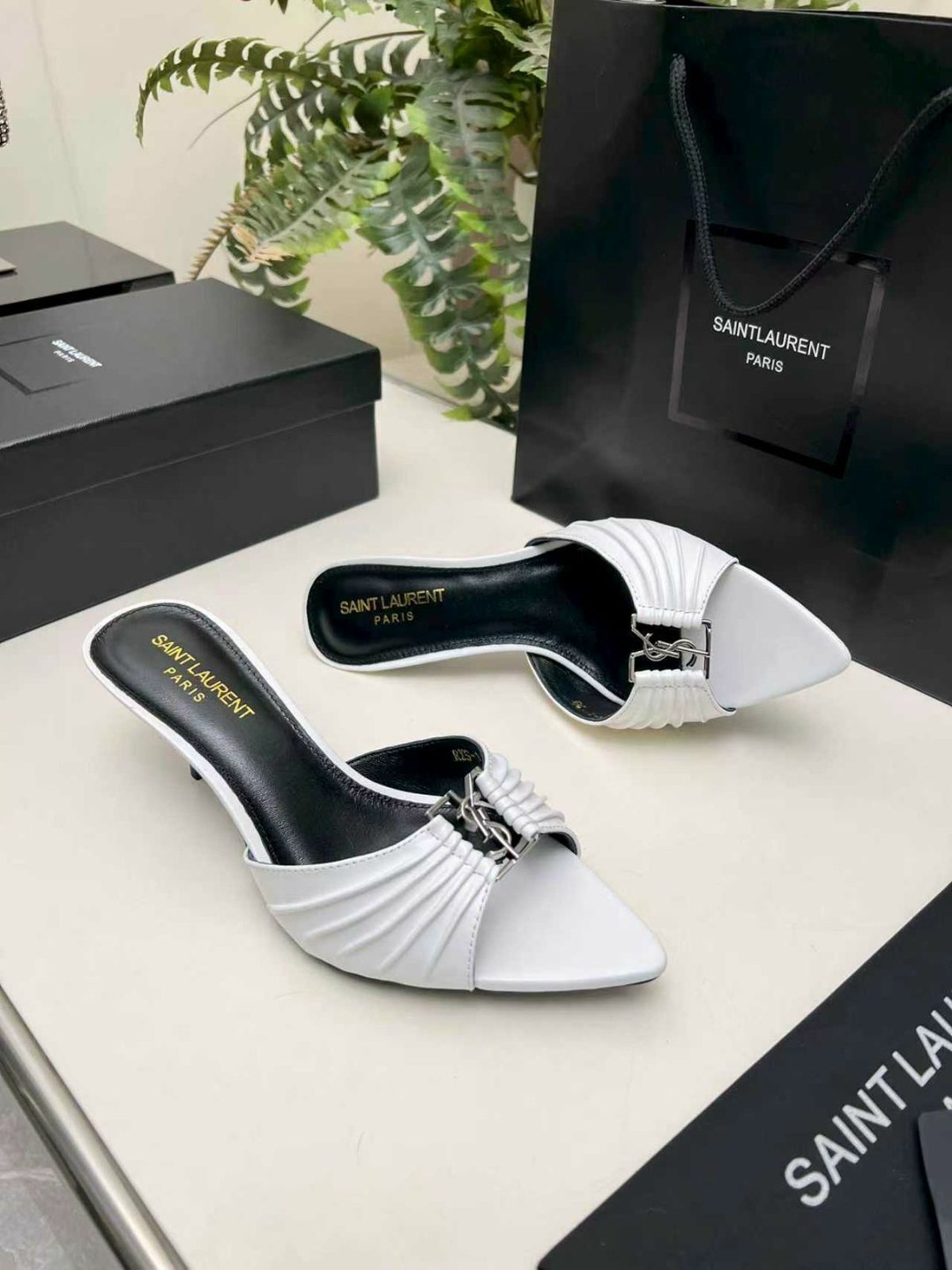 босоножки saint laurent,туфли yves saint laurent,saint laurent туфли,,кожаные мюли