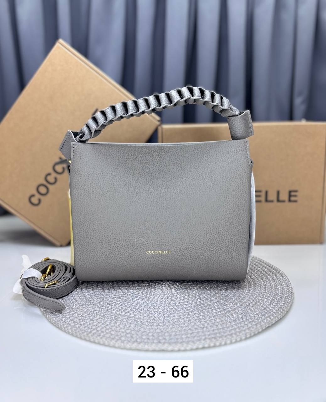 сумка coccinelle,женская сумка,сумка,женская сумка coccinelle,стильная сумочка