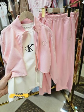 Костюм
