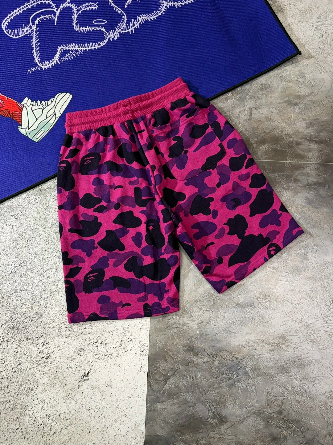 шорты бейп шарк,шорты бейп,шорты bape,спортивные шорты с принтом,спортивные шорты