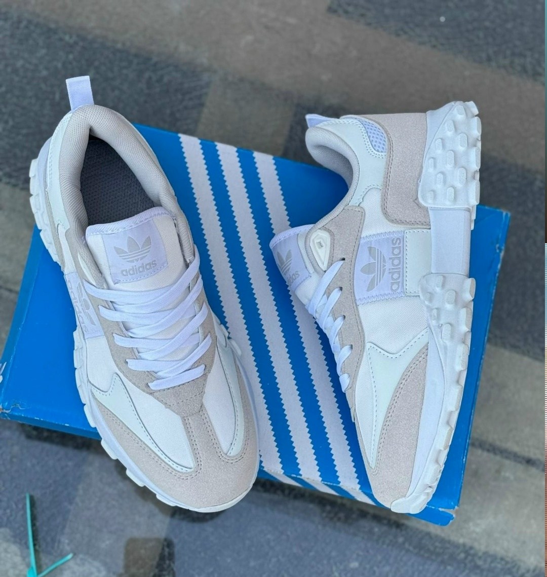 кроссовки adidas,женские кроссовки adidas,кроссовки мужские adidas,кроссовки,женские и мужские кроссовки adidas