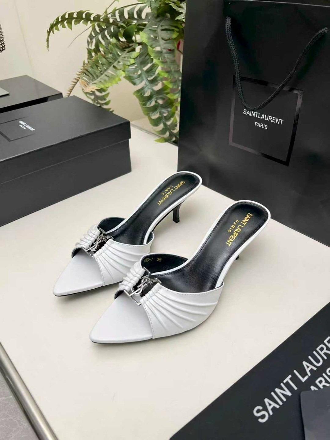 босоножки saint laurent,туфли yves saint laurent,saint laurent туфли,,кожаные мюли