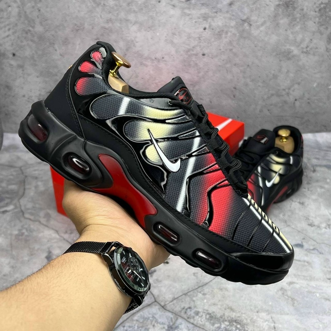 кроссовки nike air max plus tn,кроссовки для мужчин мембрана,nike air max plus tn,nike air max tn plus x supreme,кроссовки