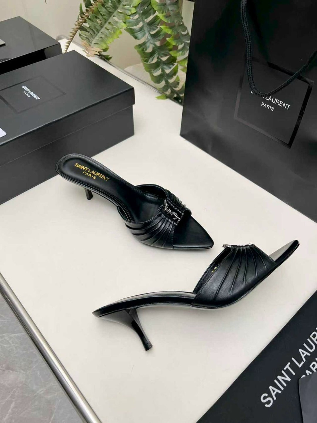 босоножки saint laurent,туфли yves saint laurent,saint laurent туфли,,кожаные мюли