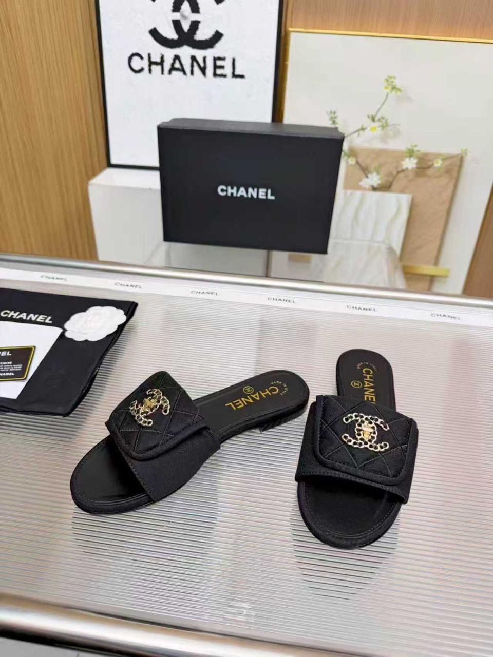 шлепанцы chanel,шлепанцы женский chanel,тапочки женские chanel,тапочки chanel,черные кожаные шлепки chanel