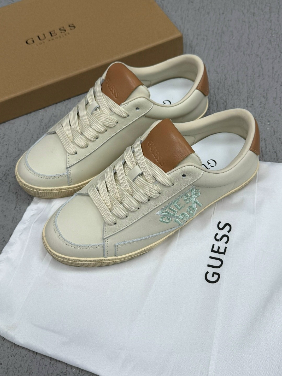 ,кроссовки guess,кеды guess,женские кеды guess,guess кеды женские бежевые