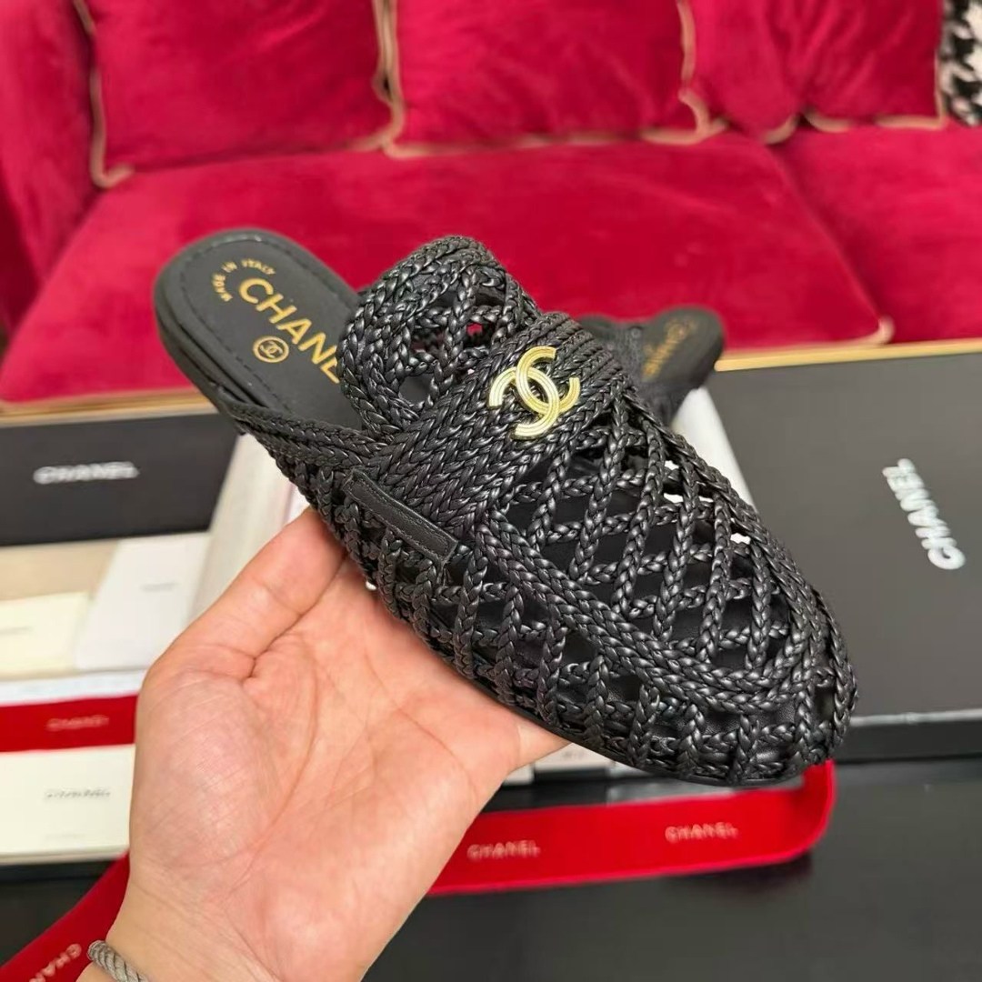 ,шлепанцы chanel,тапочки модные,шлепанцы женские,модные сандалии