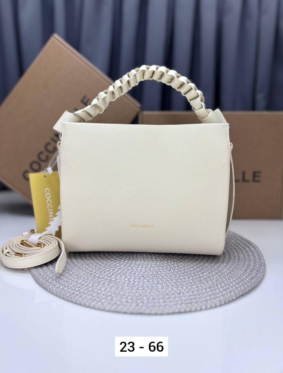 сумка coccinelle,женская сумка,сумка,женская сумка coccinelle,стильная сумочка