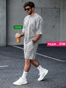 Костюм