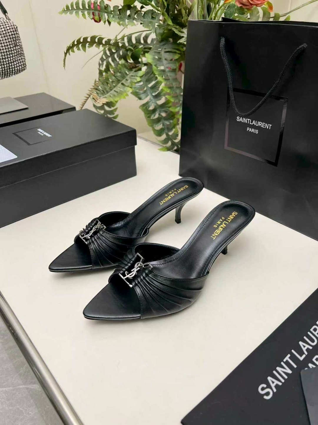 босоножки saint laurent,туфли yves saint laurent,saint laurent туфли,,кожаные мюли