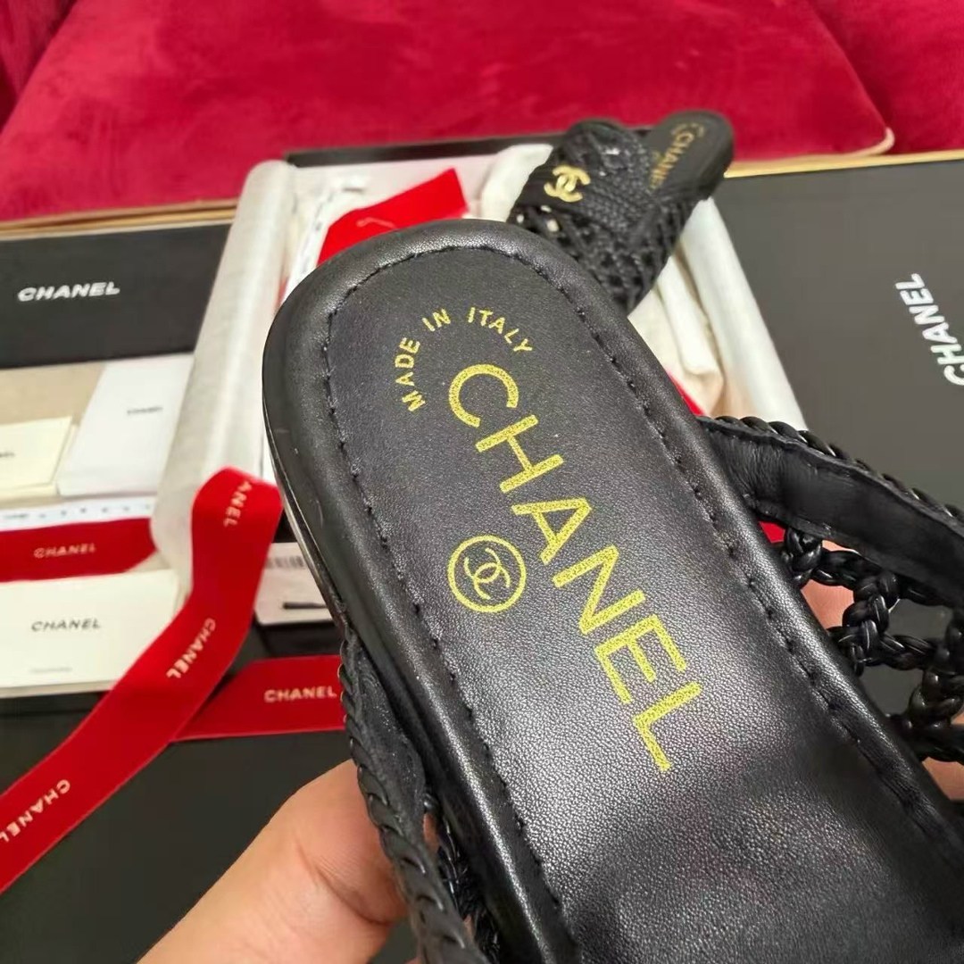 ,шлепанцы chanel,тапочки модные,шлепанцы женские,модные сандалии