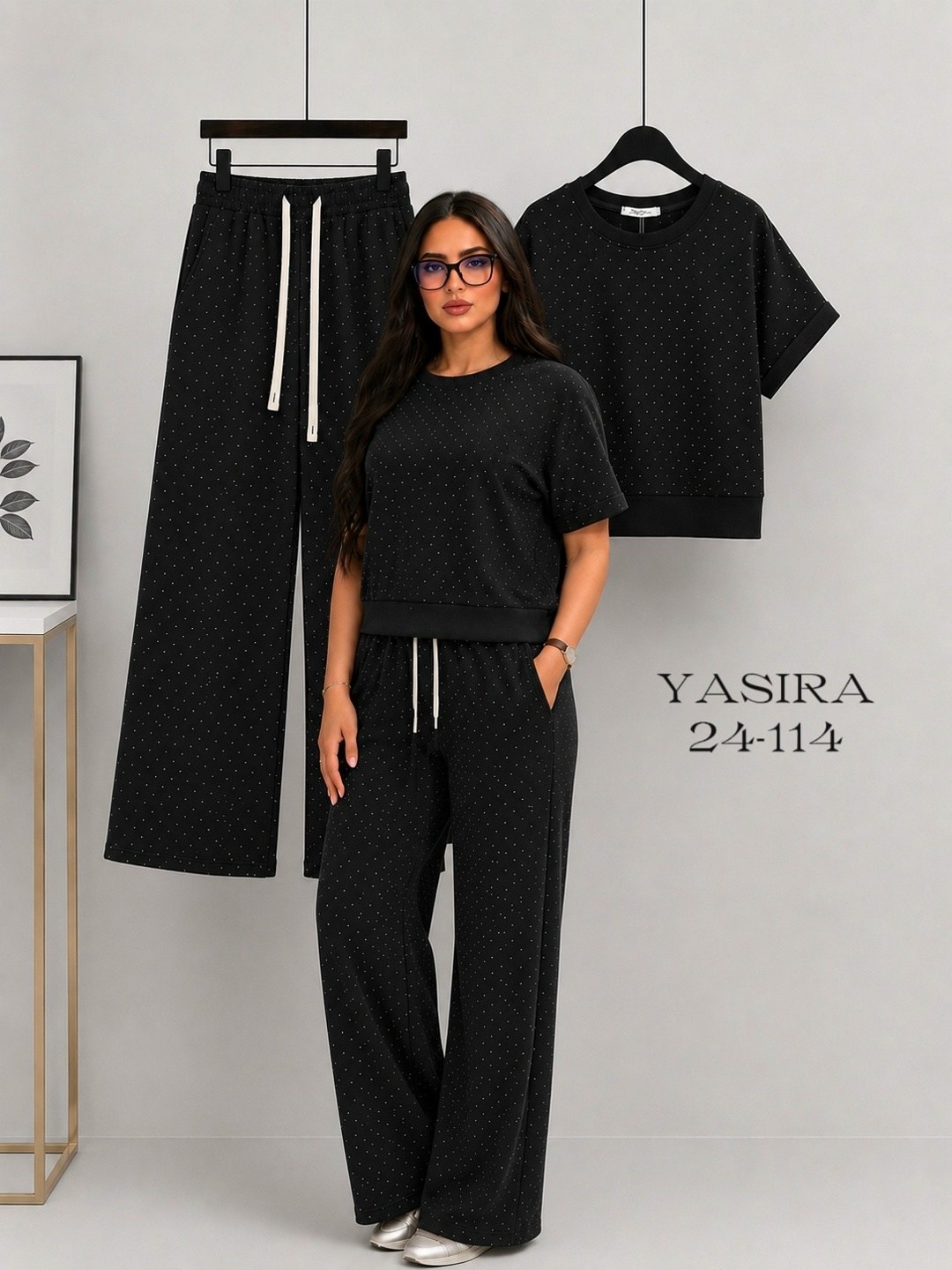 женский костюм,костюм черный футболка и брюки со стразами monobrend-balenciiaga,костюм новогодний блестящий с брюками палаццо и люрексом nam&ka 518141278,костюм из качественного материала с люрексом и