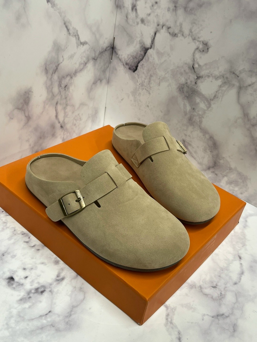 ,замшевые шлепанцы hermes,замшевые сабо hermes,модные шлепанцы,женские шлепанцы