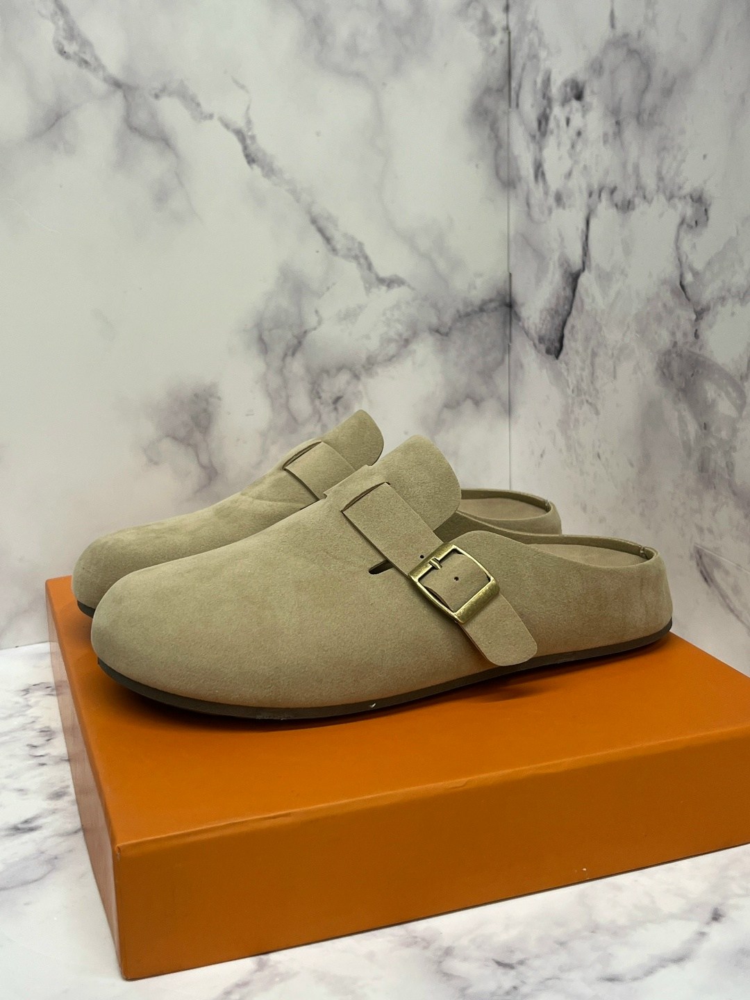 ,замшевые шлепанцы hermes,замшевые сабо hermes,модные шлепанцы,женские шлепанцы