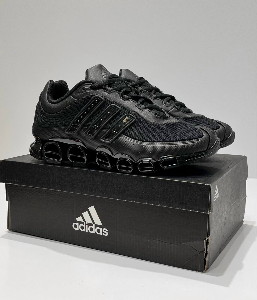 кроссовки adidas,мужские кроссовки adidas,bounce кожаные adidas кроссовки мужские,черные кроссовки adidas,кроссовки adidas original