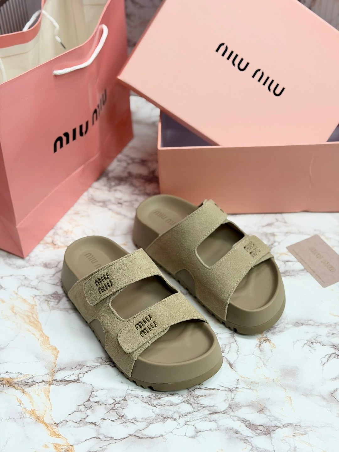 ,женские шлепанцы,шлепанцы miu miu,женские шлепки,сандали
