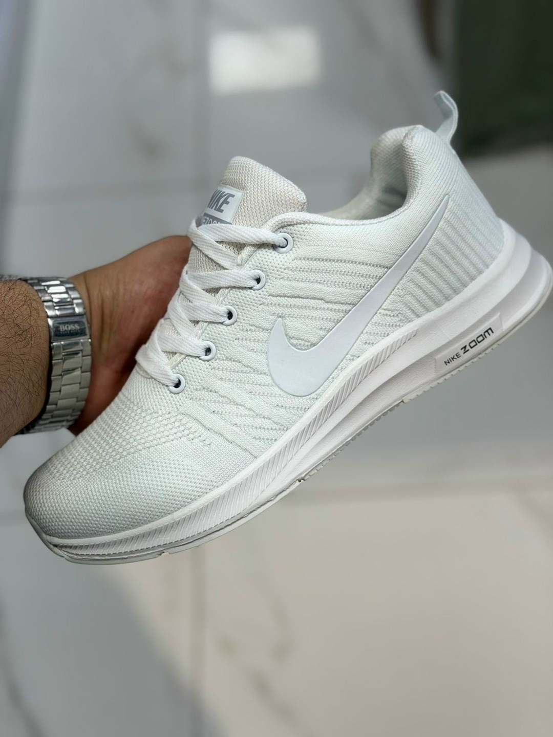 кроссовки nike,кроссовки nike мужские,кроссовки с оранжевой подошвой,мужские кроссовки найк,кроссовки