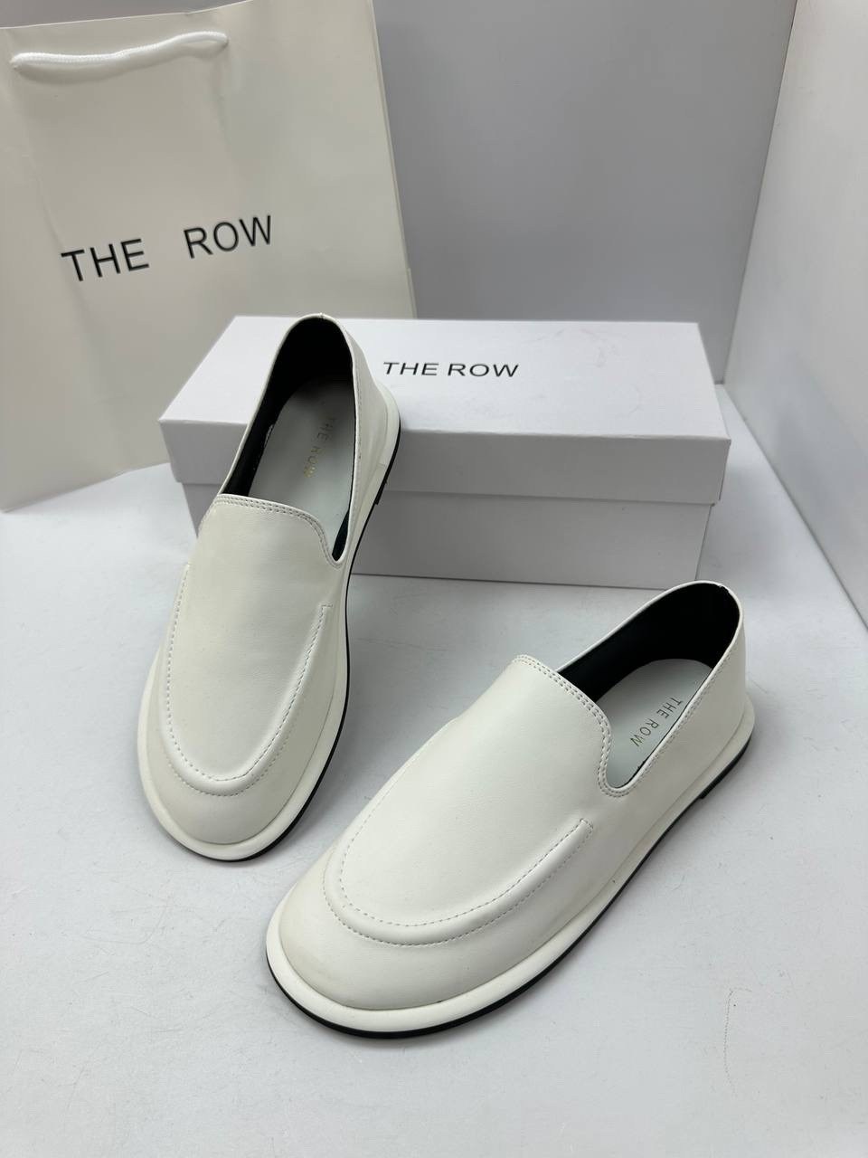 ,слипоны из натуральной замши the row,лоферы замшевый,лоферы loro piana,лоферы the row