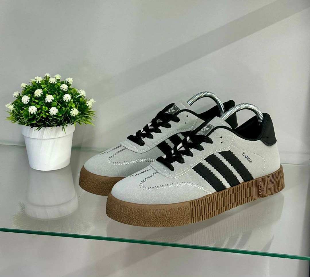 женская,,sambarose w adidas,кеды кожа,
