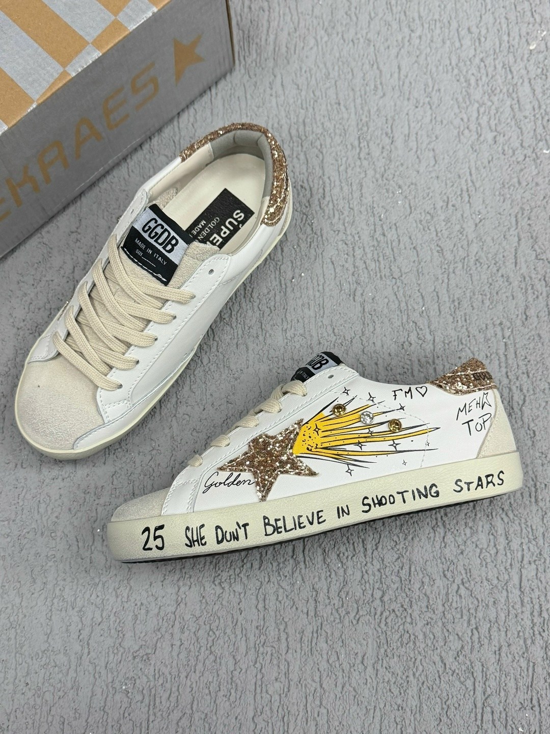 ,кроссовки golden goose,super star leather sneakers in white golden goose,кеды golden goose,повседневная