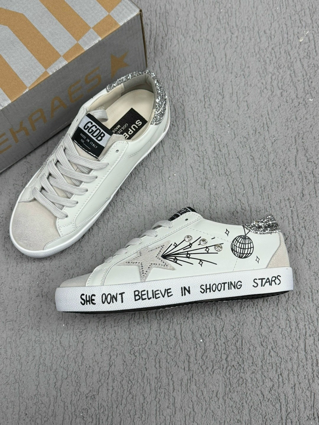 ,кроссовки golden goose,super star leather sneakers in white golden goose,кеды golden goose,повседневная