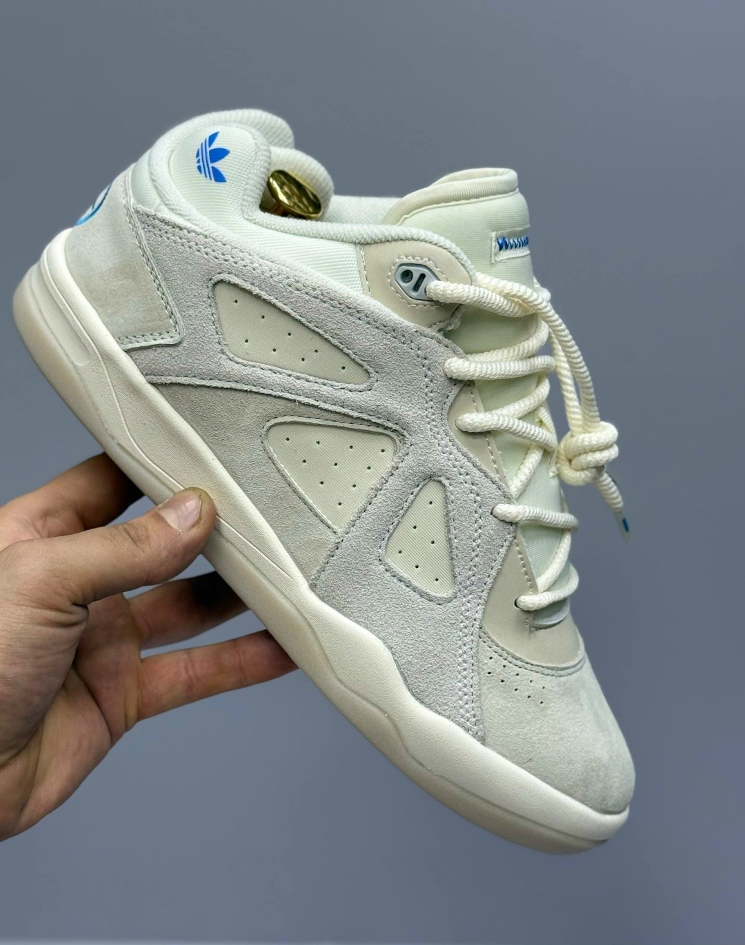 кроссовки,кроссовки adidas,кроссовки adidas original,бежевые кроссовки,высокие кроссовки
