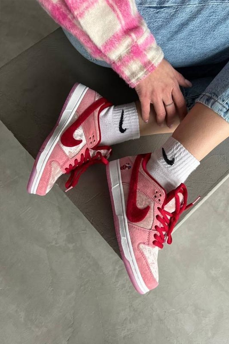 женские кроссовки nike,кроссовки женские nike sb dunk,кроссовки nike sb dunk low pink,nike sb dunk low strangelove,кроссовки nike sb dunk low strangelove