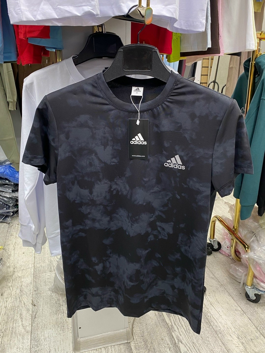 футболка мужская adidas,футболка спортивная adidas,adidas футболка спортивная feelstrcamo tee,мужские майки adidas,adidas футболка