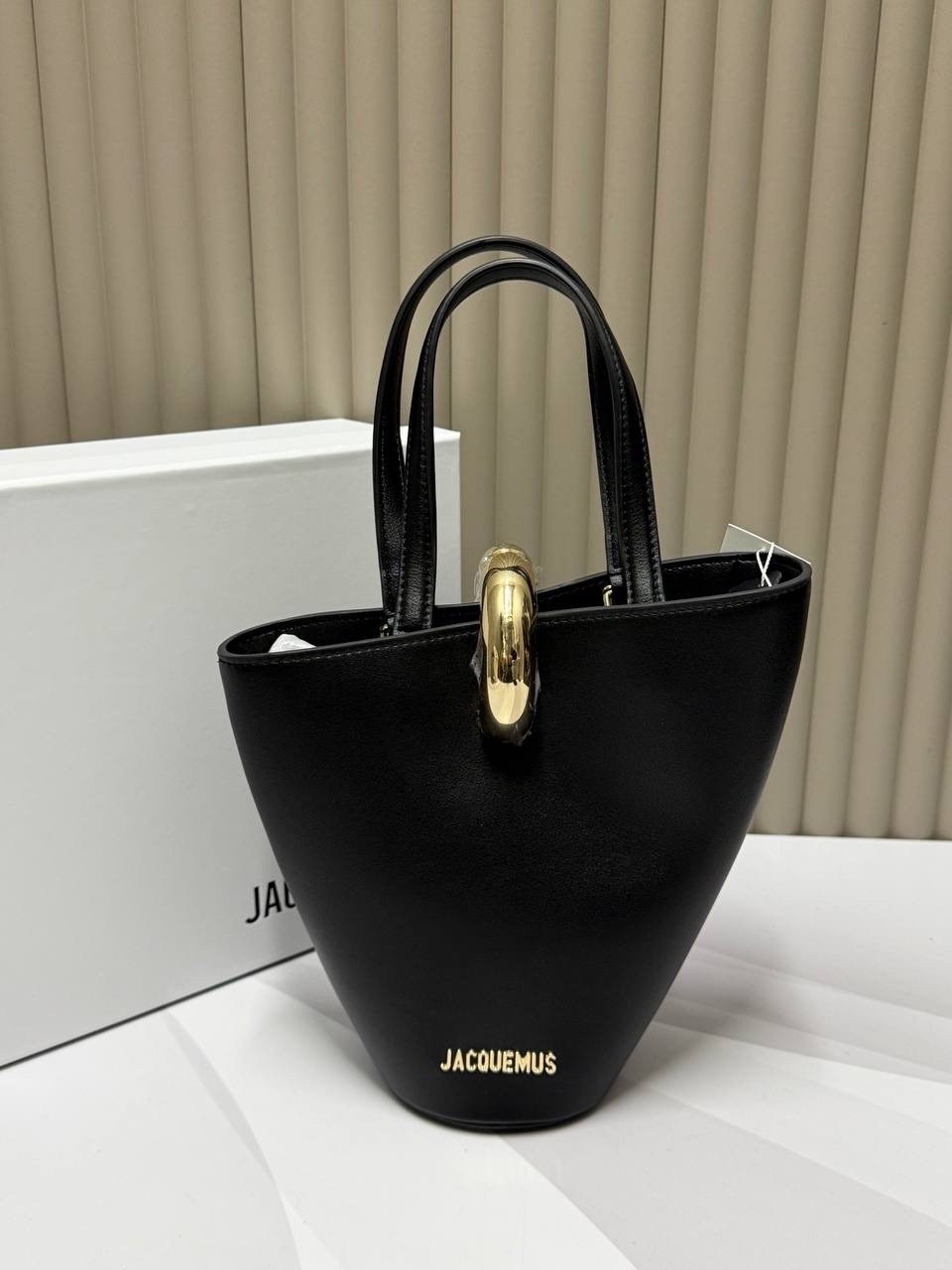 сумка jacquemus,сумка ведро,кожаная сумка-тоут jacquemus le petit bambola черный,сумка,сумки женская