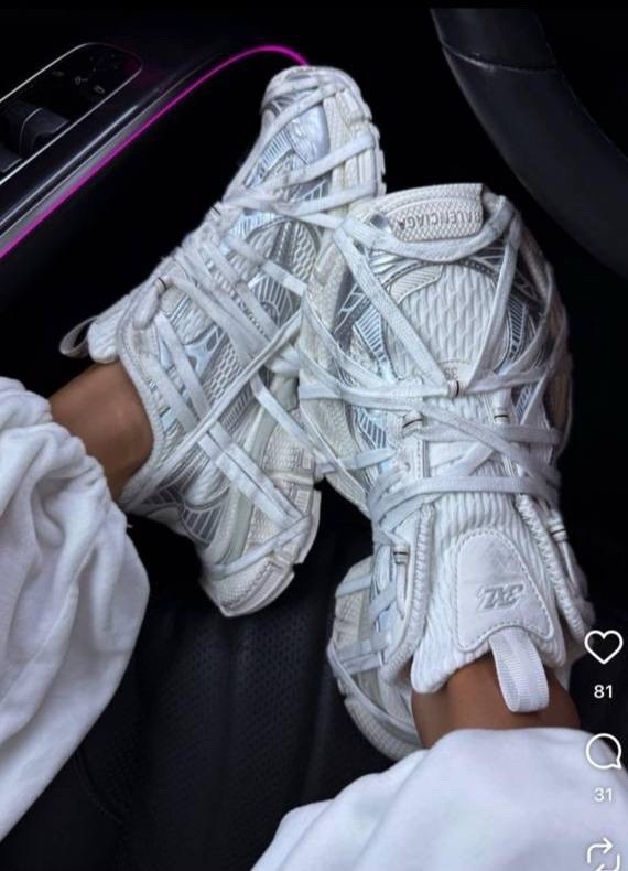 кроссовки баленсиага женские оригинал,кроссовки 3xl extreme lace массивные на шнуровке balenciaga,кроссовки balenciaga,баленсиага кроссовки 16 см подошва,кроссовки женские balenciaga