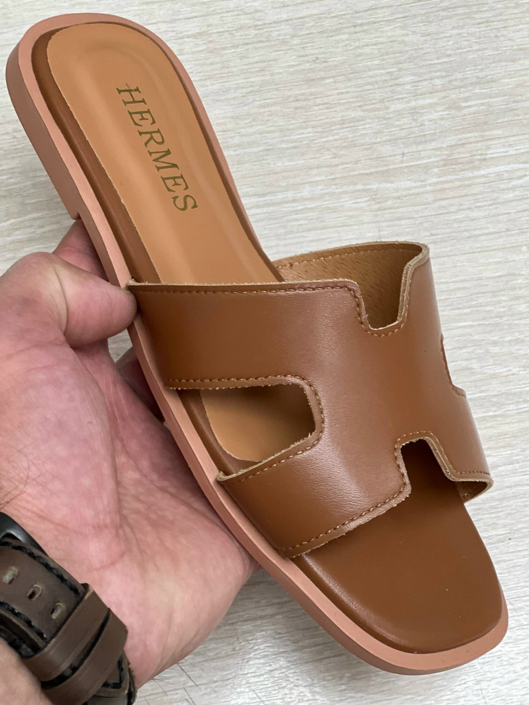 ,шлепанцы женские,hermes шлепки женские,шлепки гермес женские,модные шлепанцы