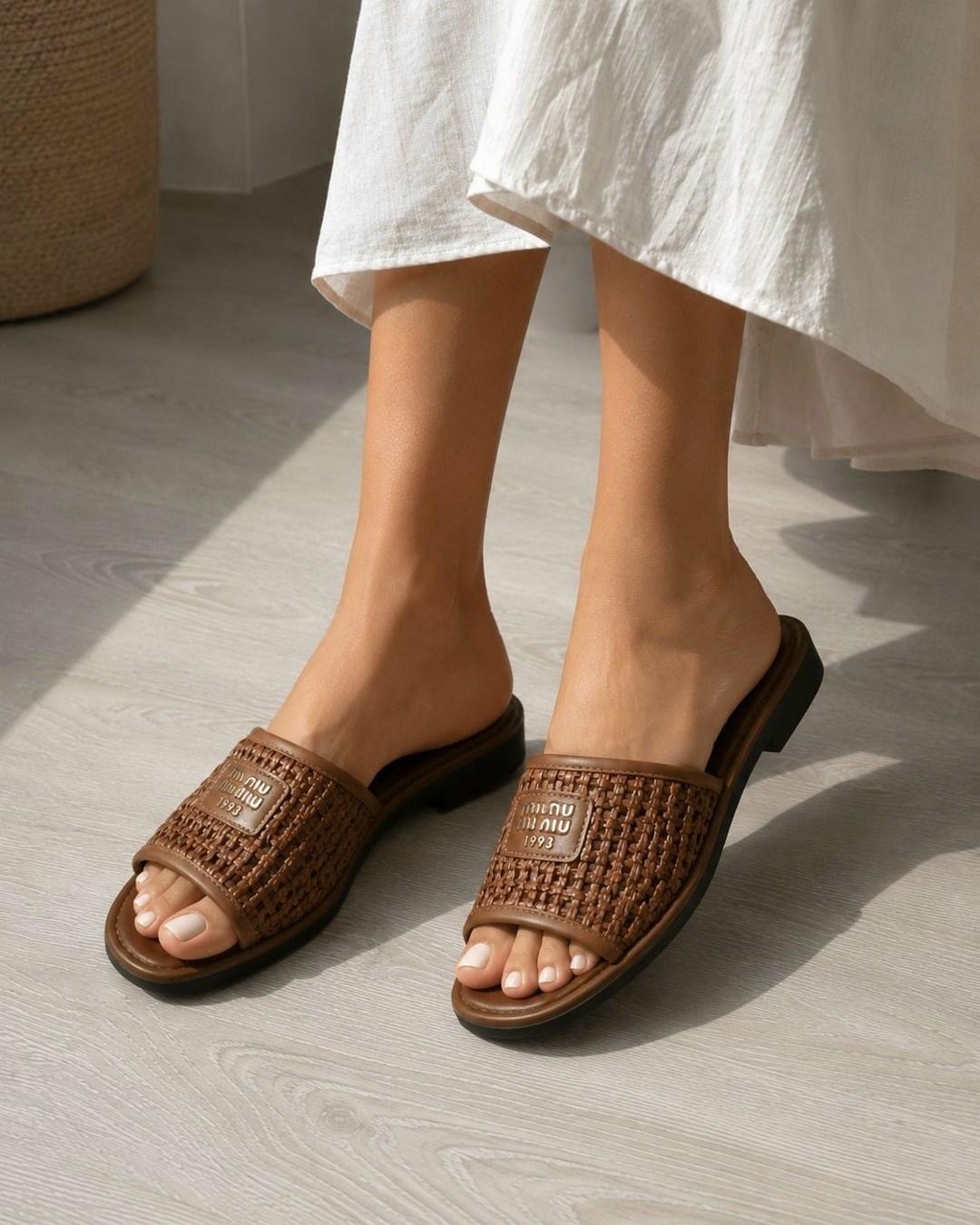 шлепанцы miu miu,шлепанцы женские,,шлепки кожаные,шлепки модные