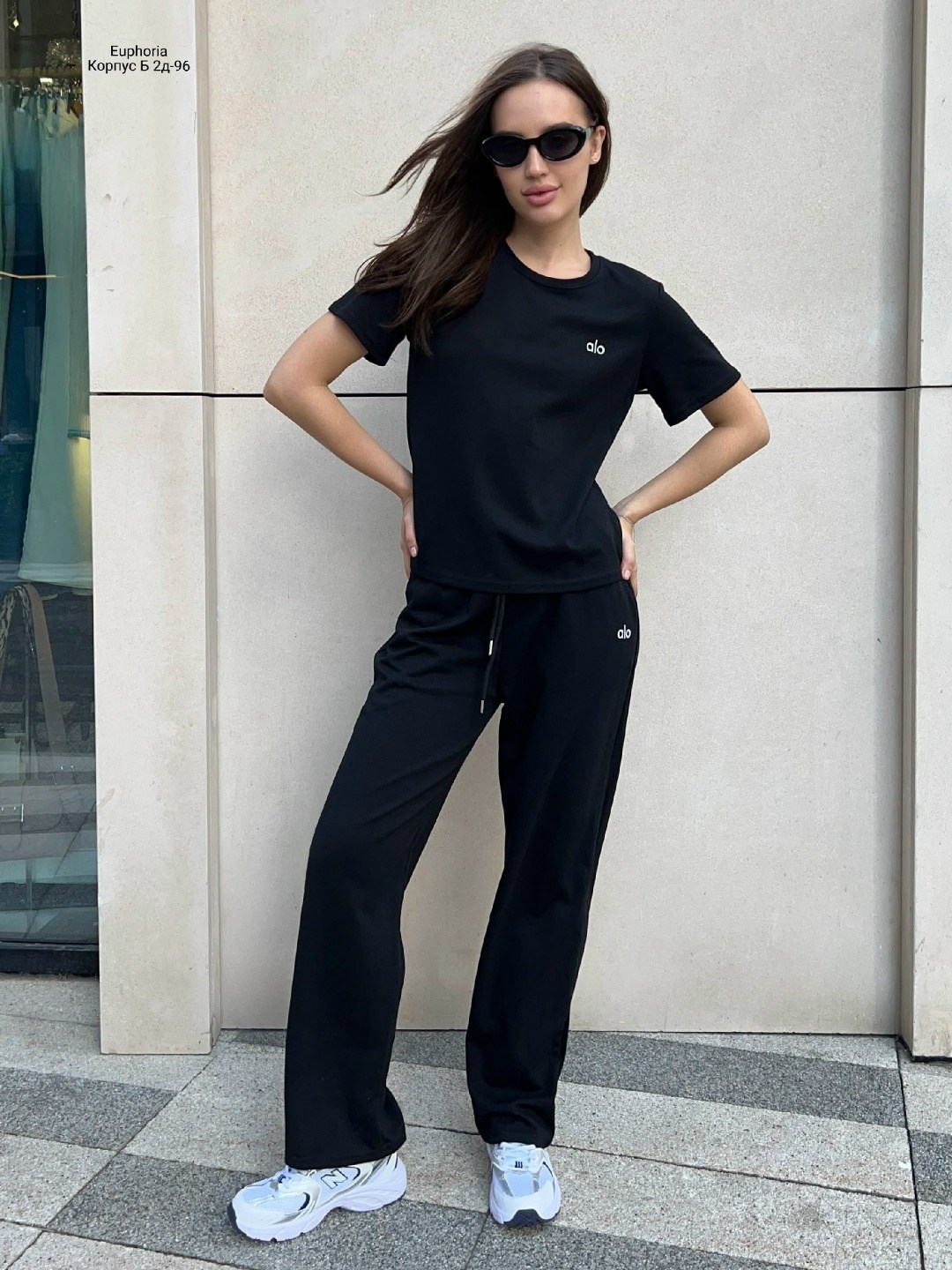 спортивный костюм с брюками на кулиске olli suits,спортивный костюм,женский костюм,велюровый костюм,брючный костюм