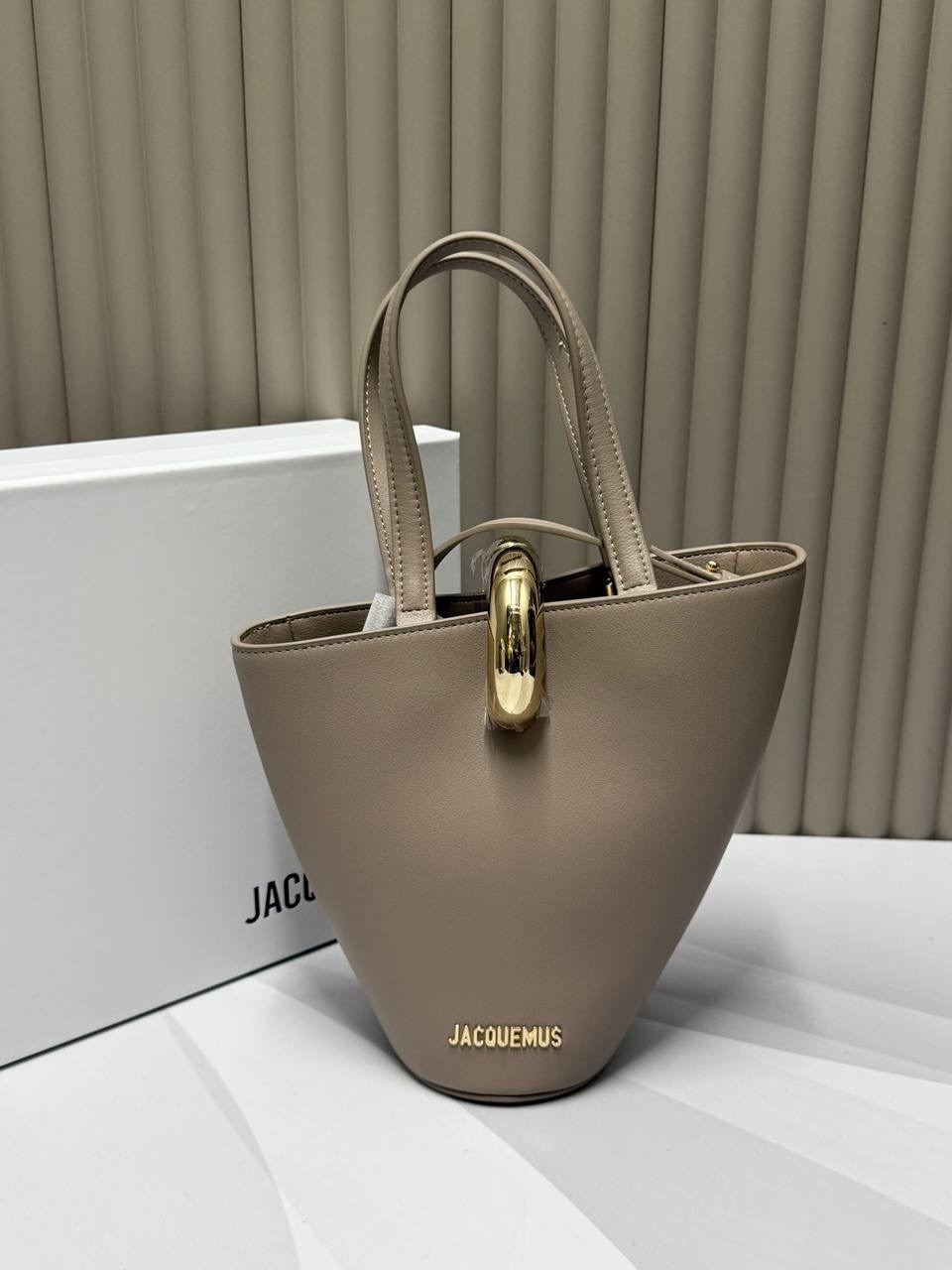сумка jacquemus,сумка ведро,кожаная сумка-тоут jacquemus le petit bambola черный,сумка,сумки женская