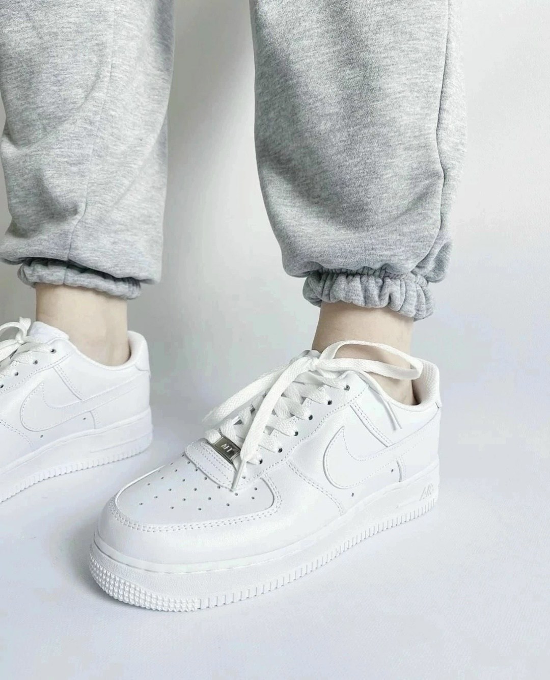 кроссовки женские nike air force 1,реплика кроссовки найк женские,кроссовки айр форс,кроссовки белые,кроссовки nike air force 1