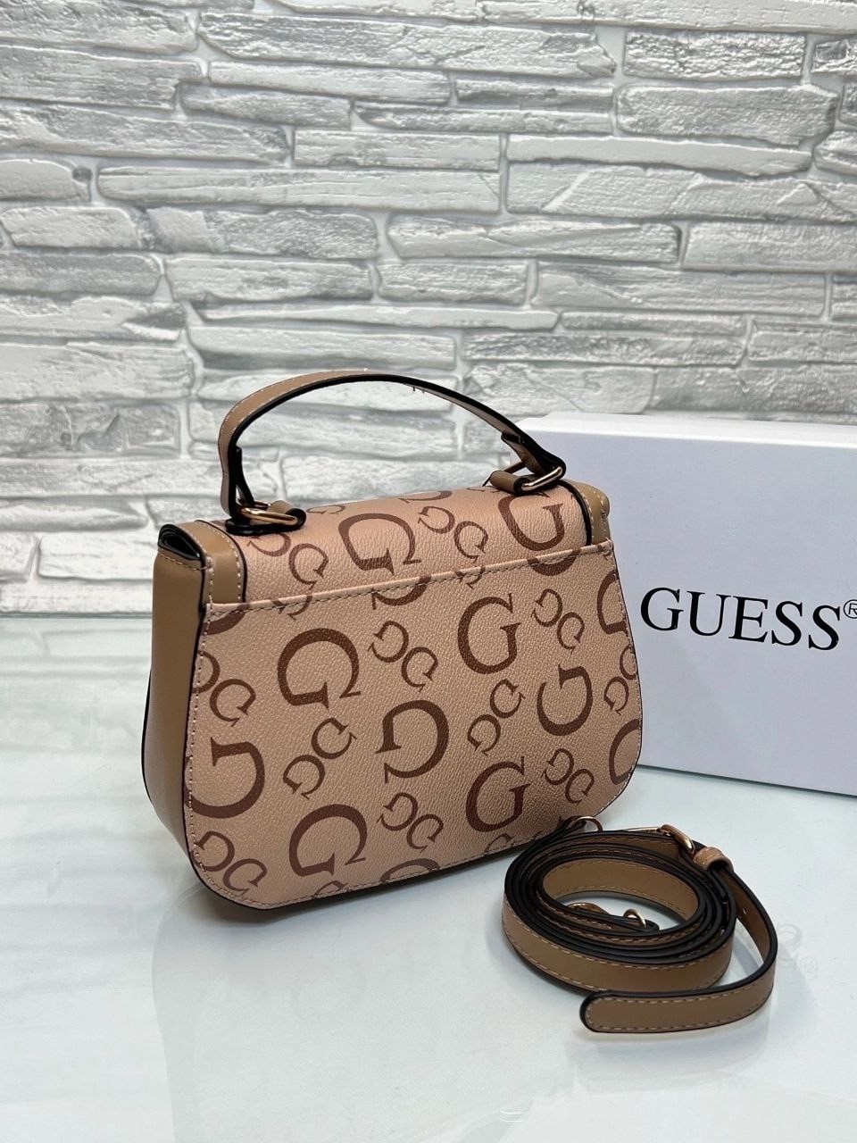 сумка женская guess,сумки на плечо guess,сумка guess,сумка guess женская оригинальная,сумка женская через плечо guess