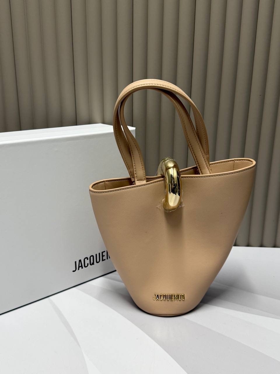 сумка jacquemus,сумка ведро,кожаная сумка-тоут jacquemus le petit bambola черный,сумка,сумки женская