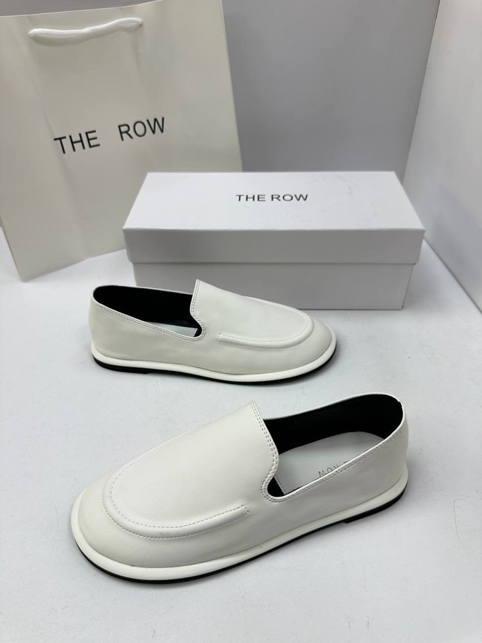 ,слипоны из натуральной замши the row,лоферы замшевый,лоферы loro piana,лоферы the row